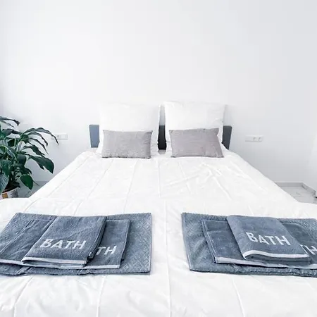 Luxury Boutique - Self-check-in Apartment